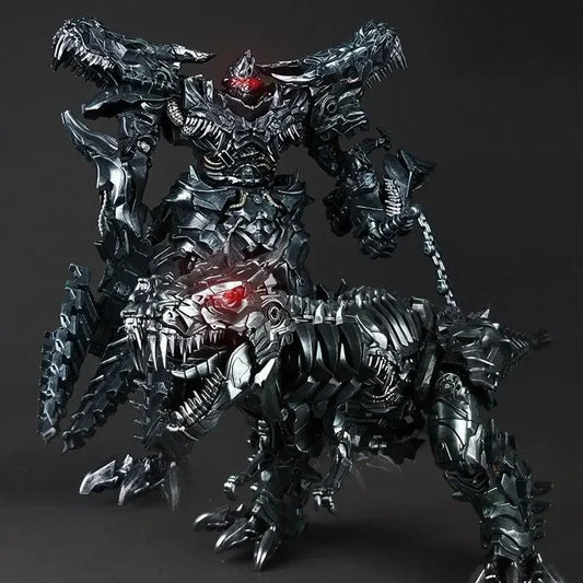 Figurine robot noir métallique stylisée, yeux rouges, posture agressive, fond sombre – Transformers.