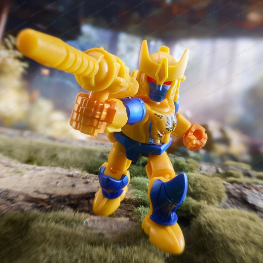 Transformers-figuur Cheetor Blokees — Goudkleurige katachtige in aanvalspositie, gouden veld