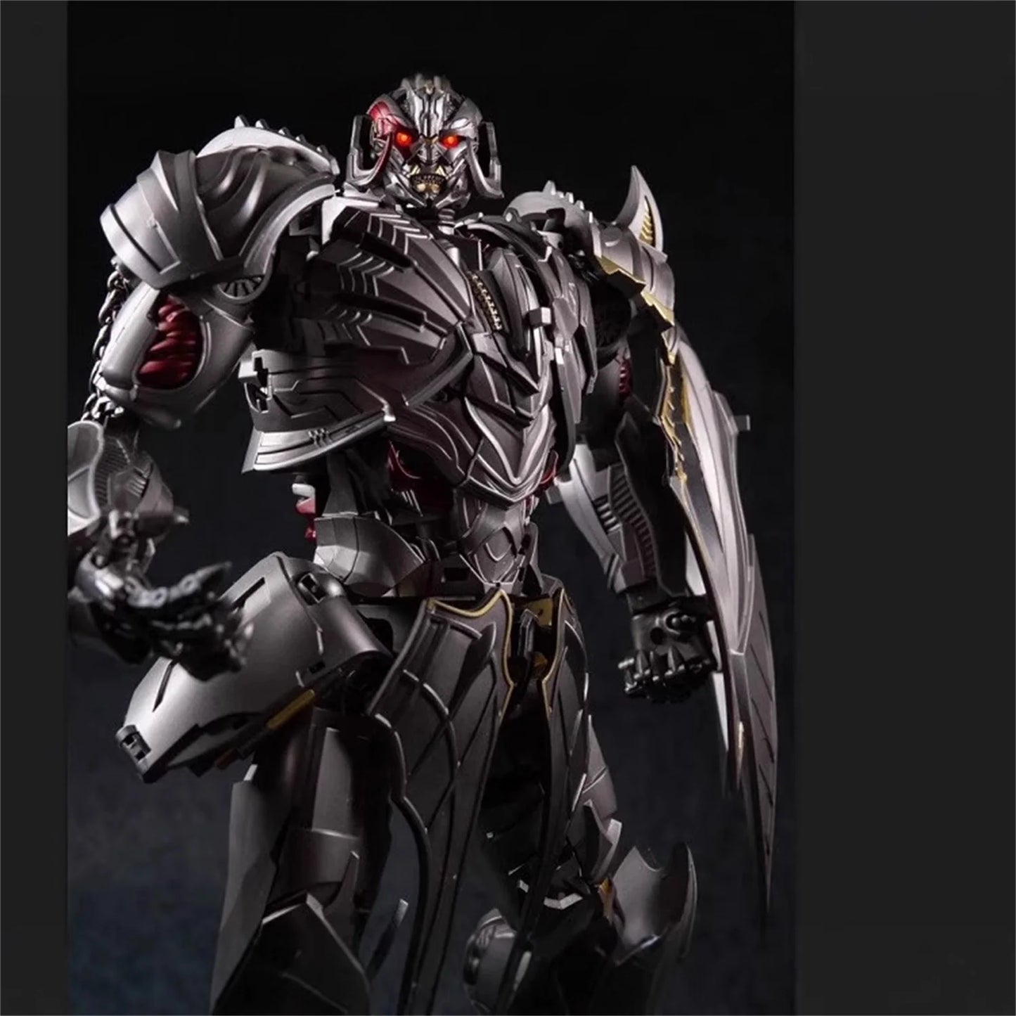 Transformers Galvatron BS02-figuur — Gevleugelde chromen draak in Beast-uitvoering