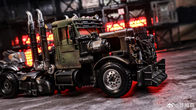 Transformers Scourge Duo Studio Series-figuur — grijze legering met gevechtskettingen