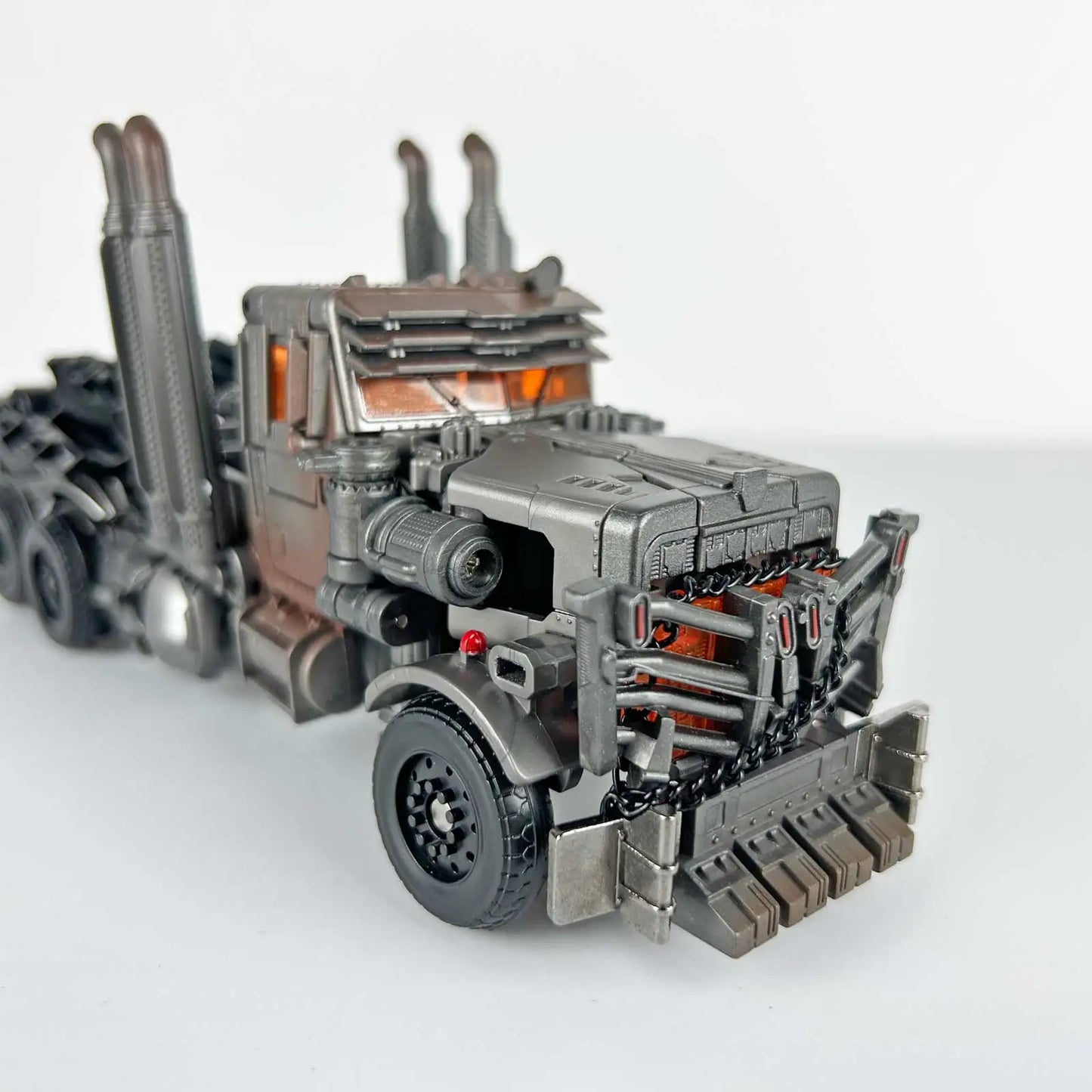 Transformers-figuur Scourge Beast Mode TW1031 — Chromen viervoeter met complete accessoires